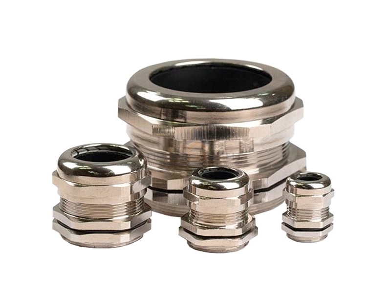 Латунный кабельный ввод, диаметр вводного отверстия М40, наружный диаметр кабель 22-28 мм.